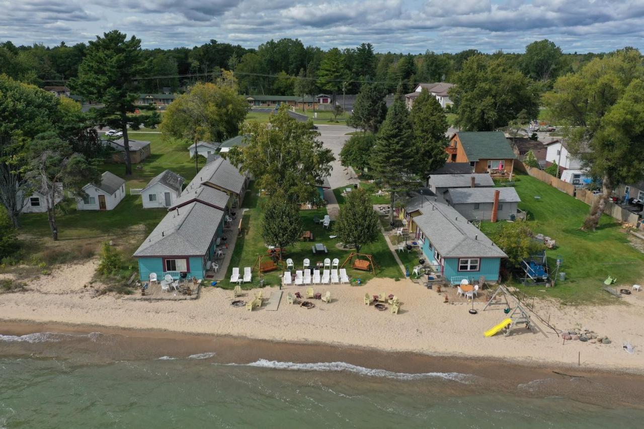 Paradise Beach Resort Tawas City Exterior foto
