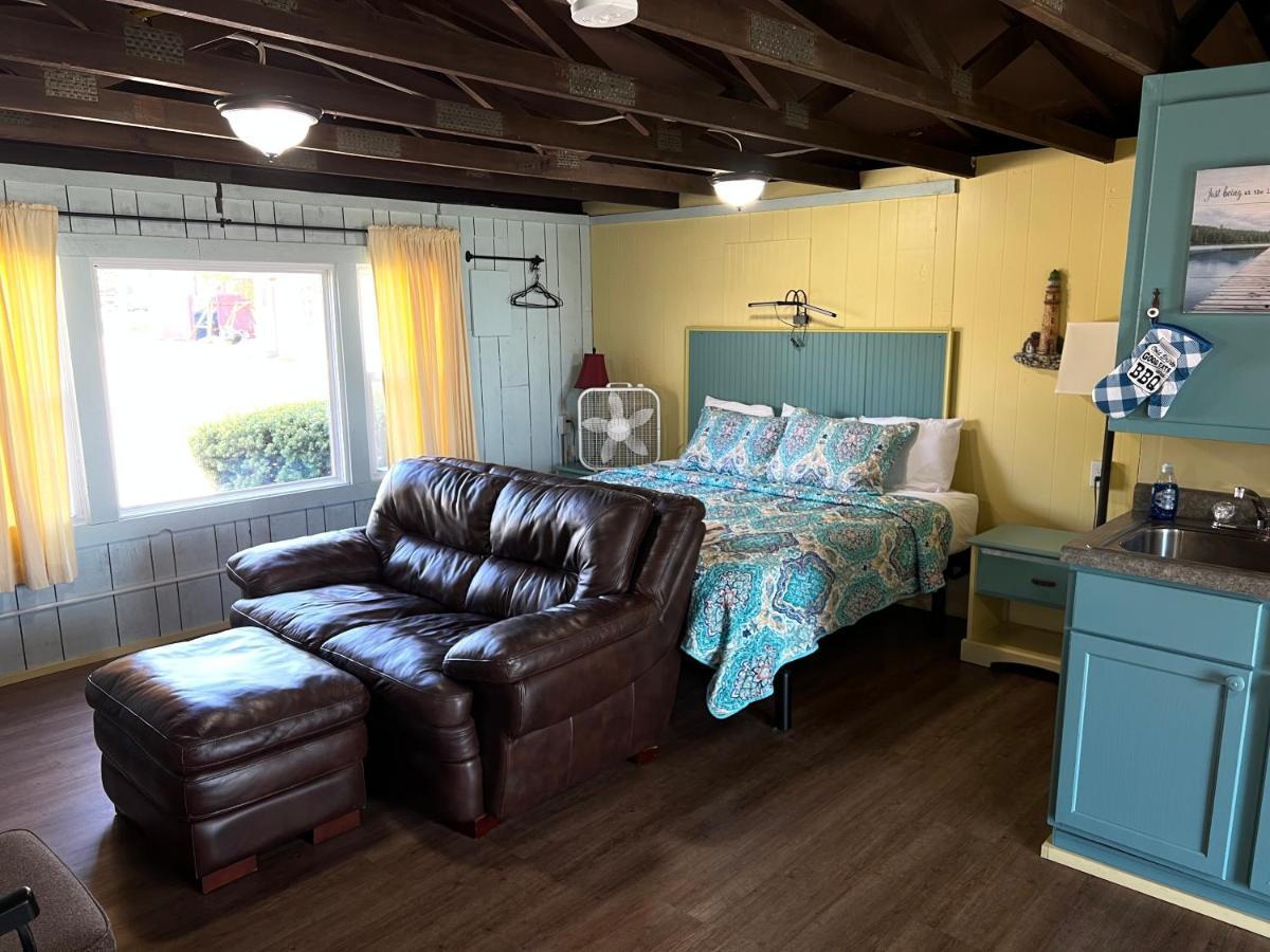 Paradise Beach Resort Tawas City Exterior foto
