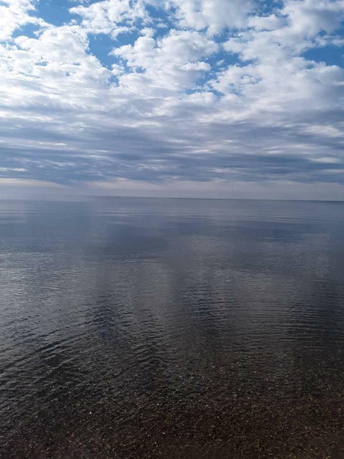 Paradise Beach Resort Tawas City Exterior foto