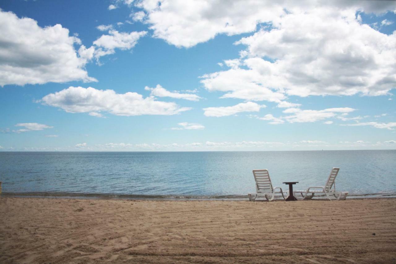 Paradise Beach Resort Tawas City Exterior foto